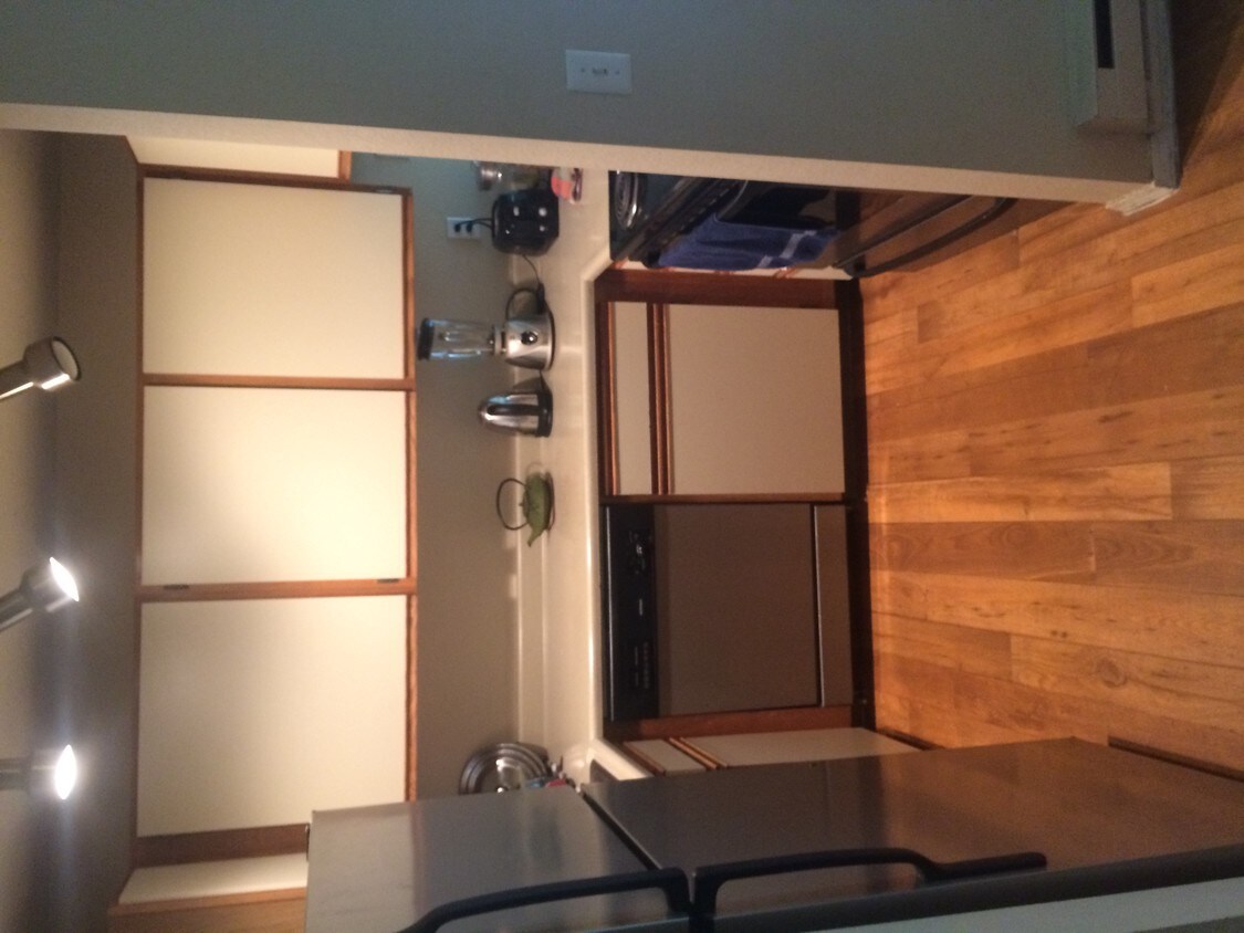 Foto principal - 1640 Kirkwood Dr
