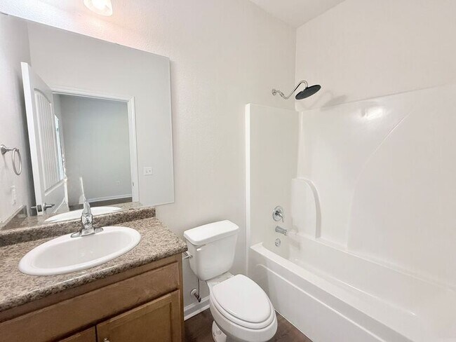 Foto del edificio - 8927 Untreiner Ave