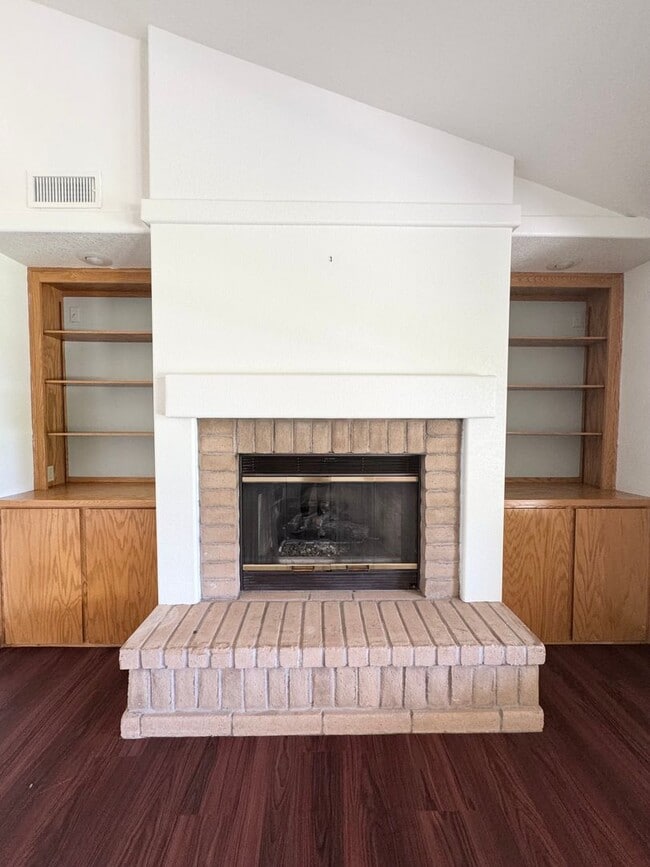 Building Photo - 1855 Gold Hills Dr
