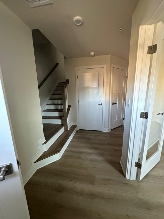 Building Photo - 8626 S Park Dr