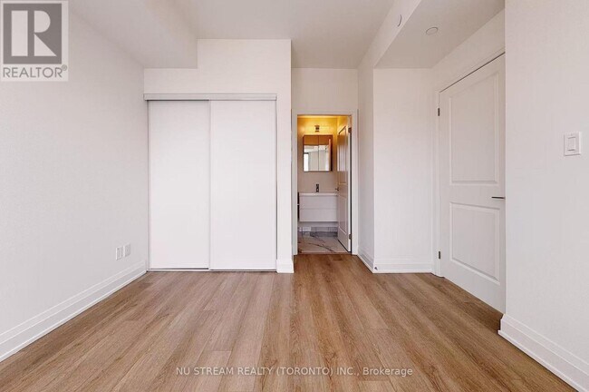 Building Photo - 38 Andre de Grasse St