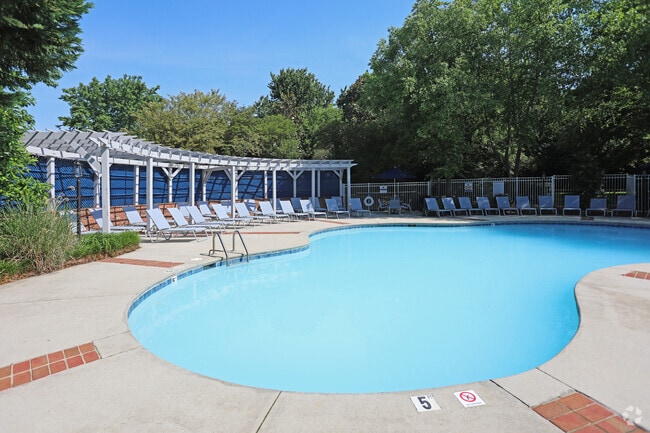 Building Photo - Addison Point