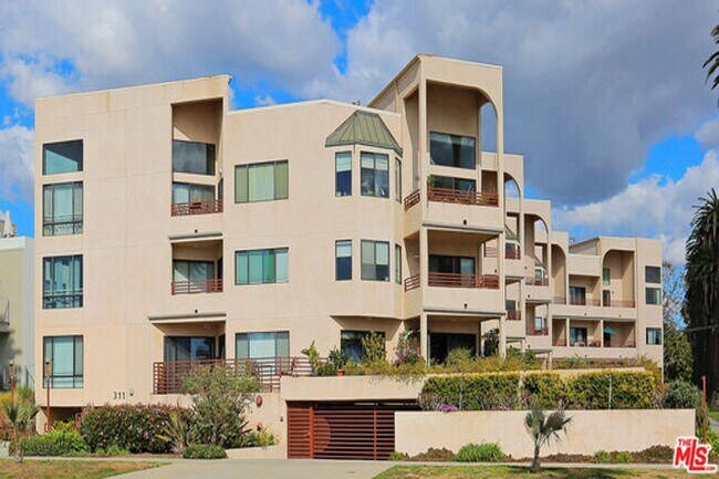 Foto del edificio - 311 Ocean Ave Ext