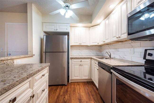 Building Photo - 9522 N Belfort Cir