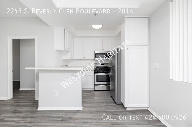 Building Photo - 2245 S Beverly Glen Blvd