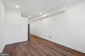 Foto del edificio - 4237 Mantua Ave