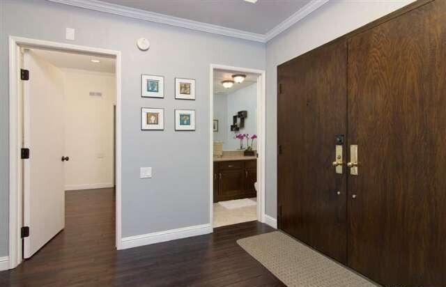 Foto del edificio - 10640 Wilkins Ave