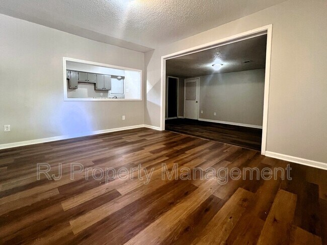 Foto del edificio - 609 Semple Ave