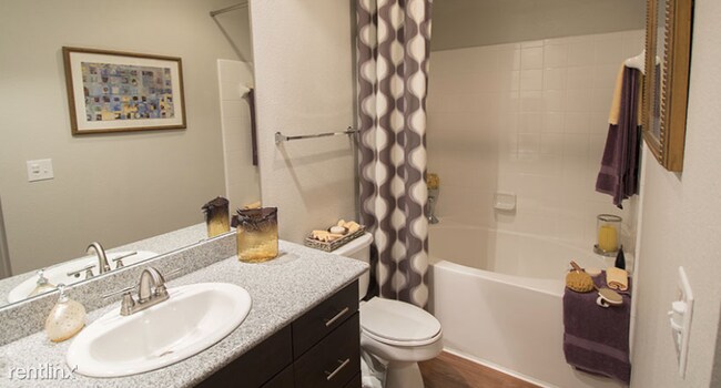 Building Photo - 1 br, 1 bath Condo - 1800 Holmes Rd