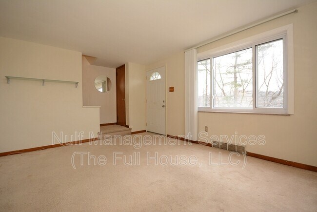 Building Photo - 2025 Fairland St