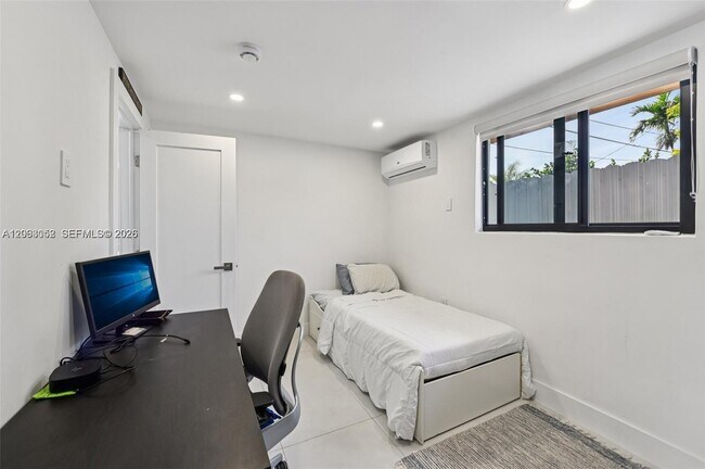 Foto del edificio - 5152 SW 6th St