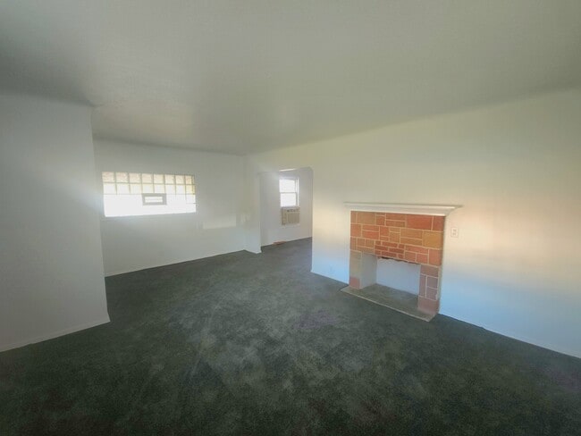 Building Photo - 15002 Ohio Ave