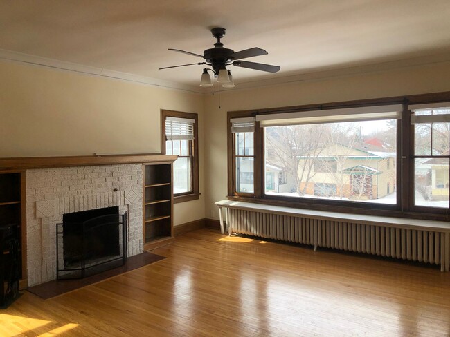 Building Photo - 3325 Emerson Ave S