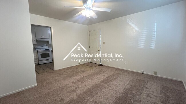 Foto del edificio - A Charming Foothill Farms 2bd/1ba Duplex w...