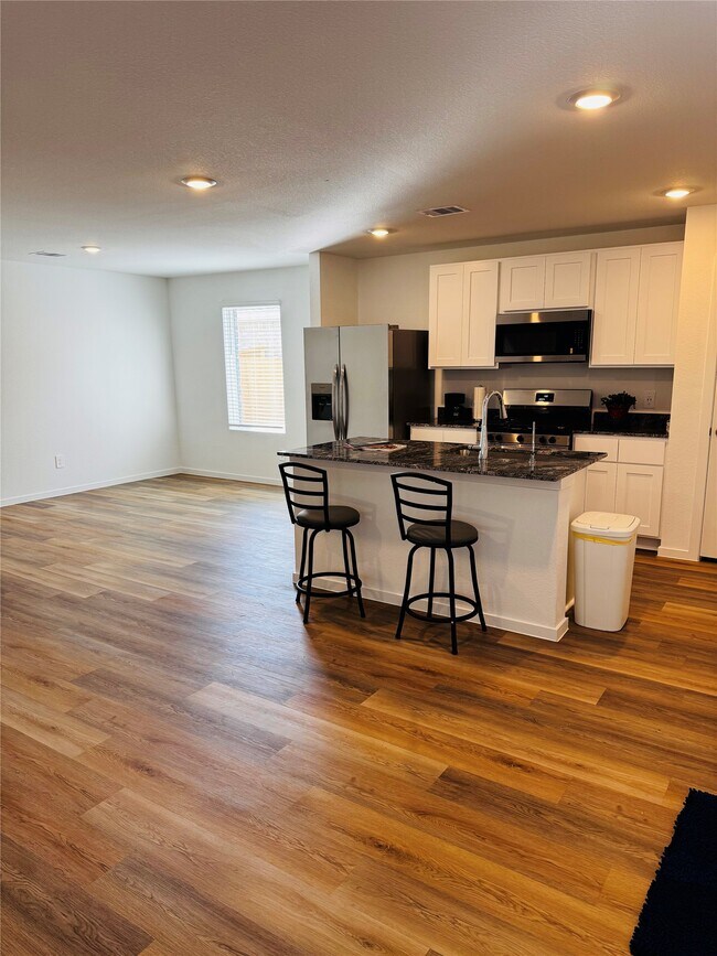 Foto del edificio - 2407 Cherry Ruby Dr