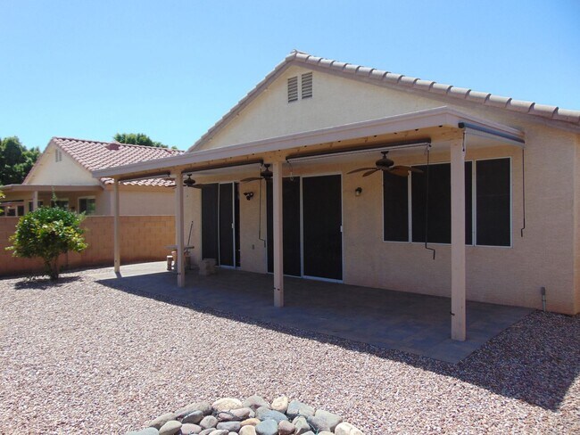 Building Photo - 3 bedroom 2 bath home located in North Cha...