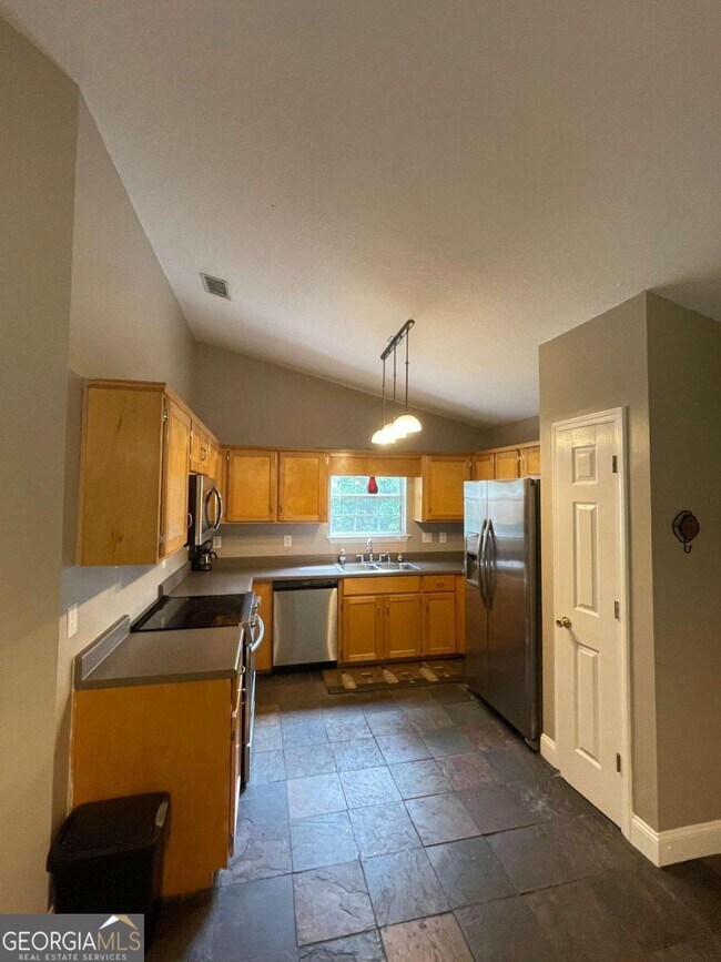 Building Photo - 106 Zinnia Ct