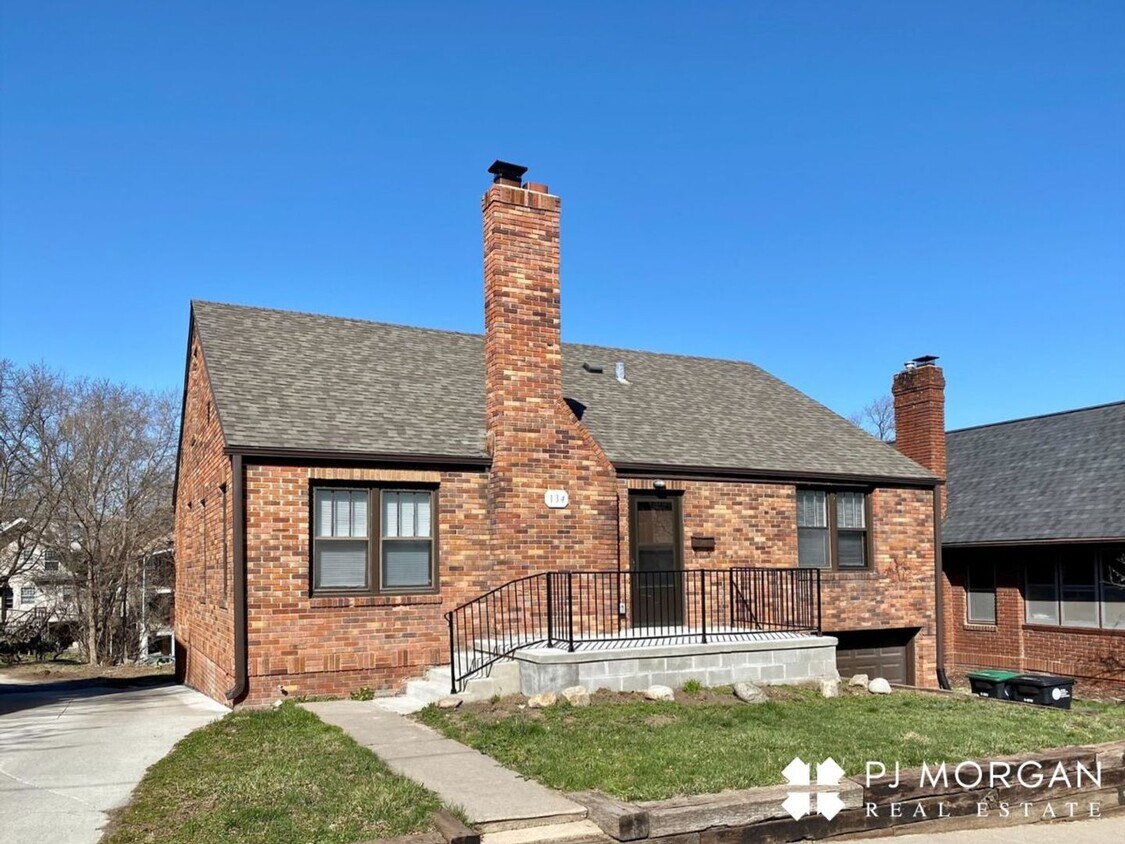 Foto principal - 4 Bedroom, 2 Bathroom House For Lease