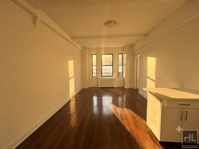 Foto del edificio - EAST 46 STREET
