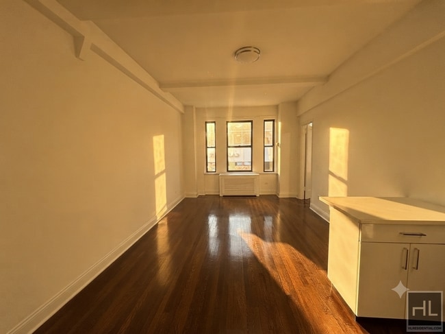 Building Photo - EAST 46 STREET