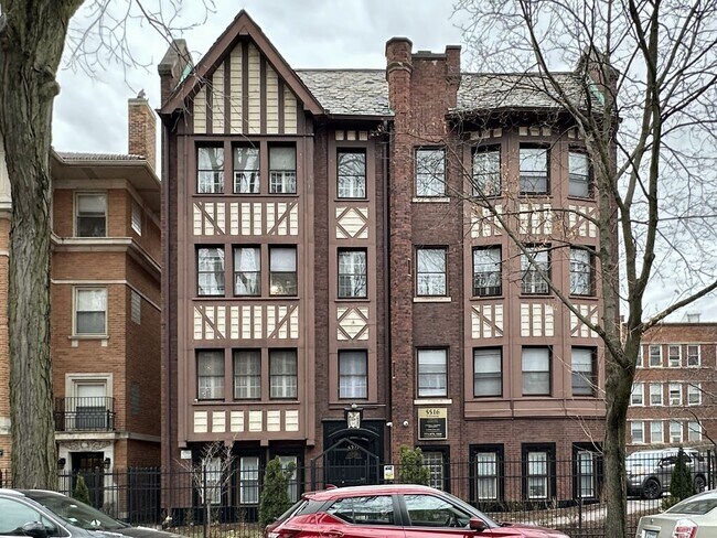 Foto del edificio - 5451 N Kenmore Ave