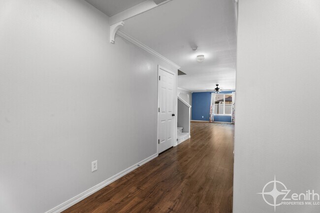 Building Photo - HALF OFF 2ND MONTHS RENT! Fully Updated 4 ...