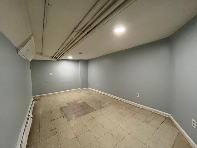 Foto del edificio - 147 Bostwick Ave