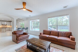Building Photo - 7 Stickley Ct