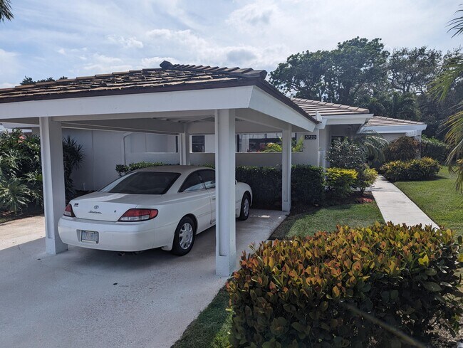 Foto del edificio - 3720 Freshwater Dr