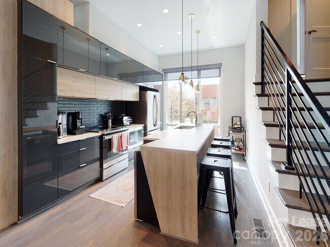 Foto del edificio - 1070 Kenilworth Ave