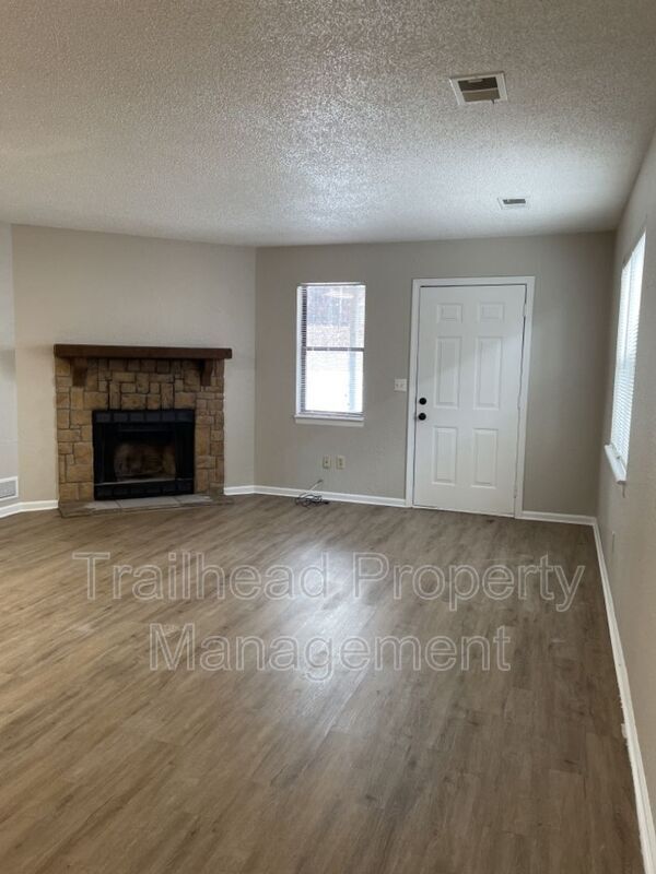 Building Photo - 8704 NW 82nd Ter