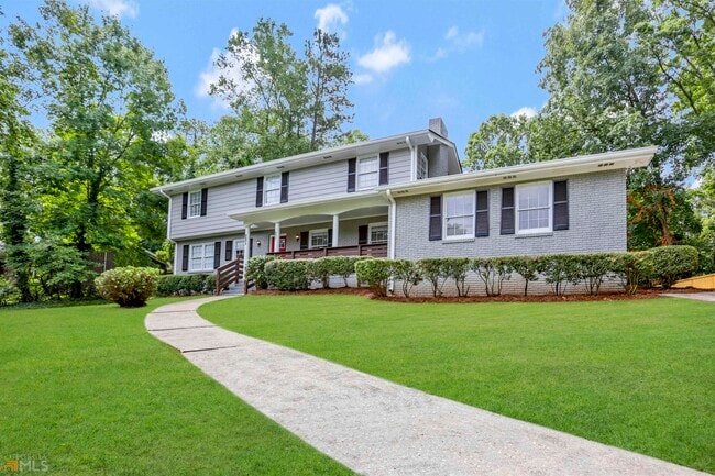 Building Photo - 4071 Williamsburg Dr