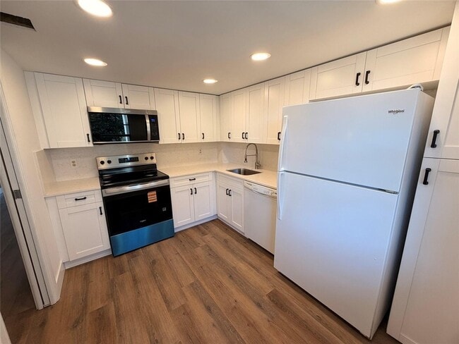 Photo - 605 Oaks Dr Apartment