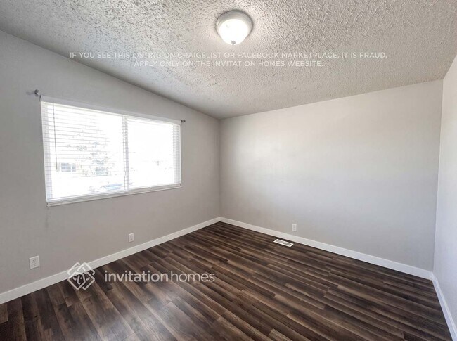 Foto del edificio - 2625 Ridgeland Dr