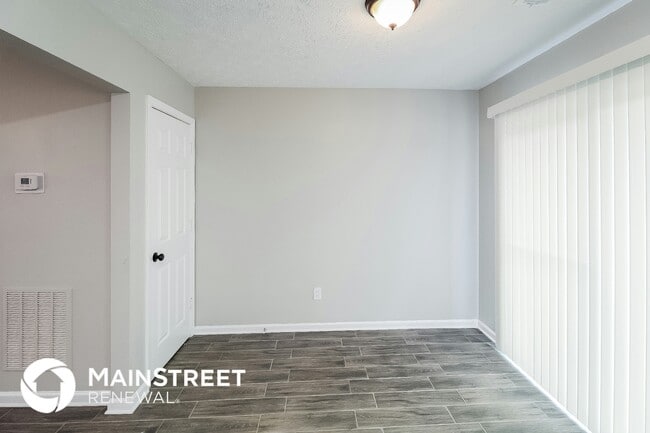 Building Photo - 6793 Creeks Edge Ct