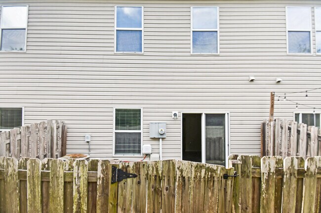 Building Photo - 266 Moultrie Village Ln