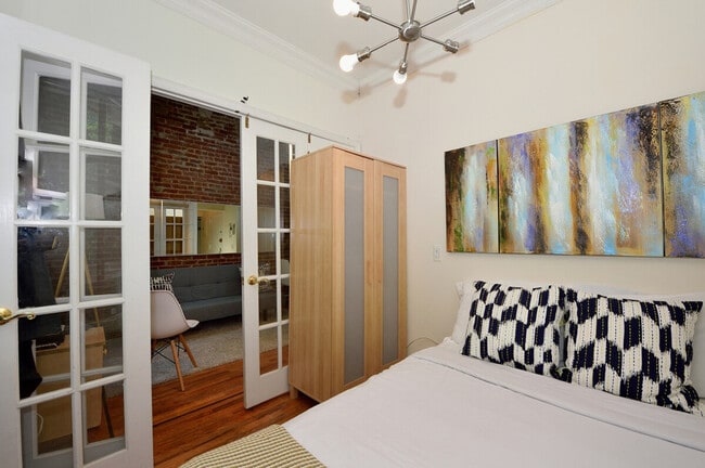 Foto del edificio - 692 10th Ave