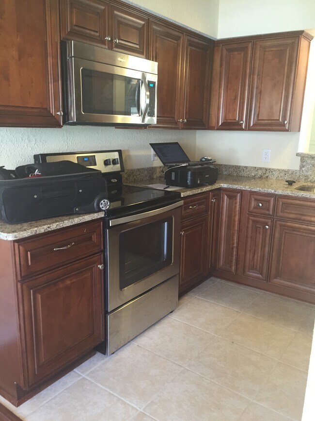 Building Photo - 5627 Carisbrooke Ln