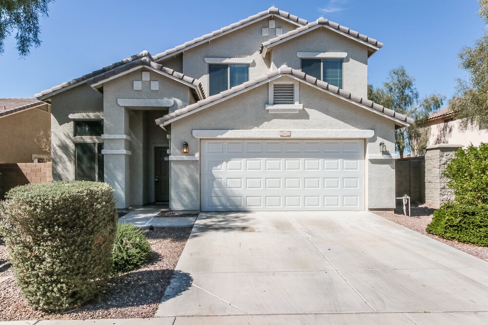 Foto principal - 960 N 168th Dr