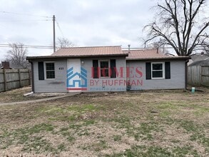 Building Photo - 425 E Parkland Ave