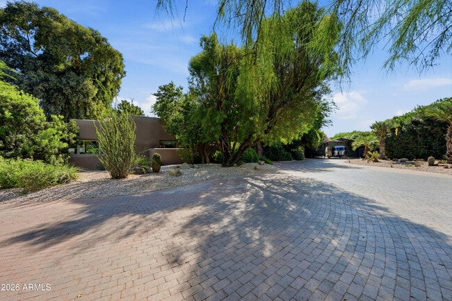 Building Photo - 6112 E Mockingbird Ln