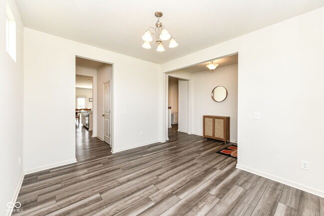 Foto del edificio - 7101 Oak Trce Ln