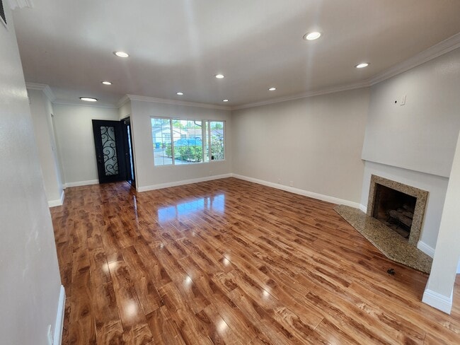 Foto del edificio - 13132 Hartland St