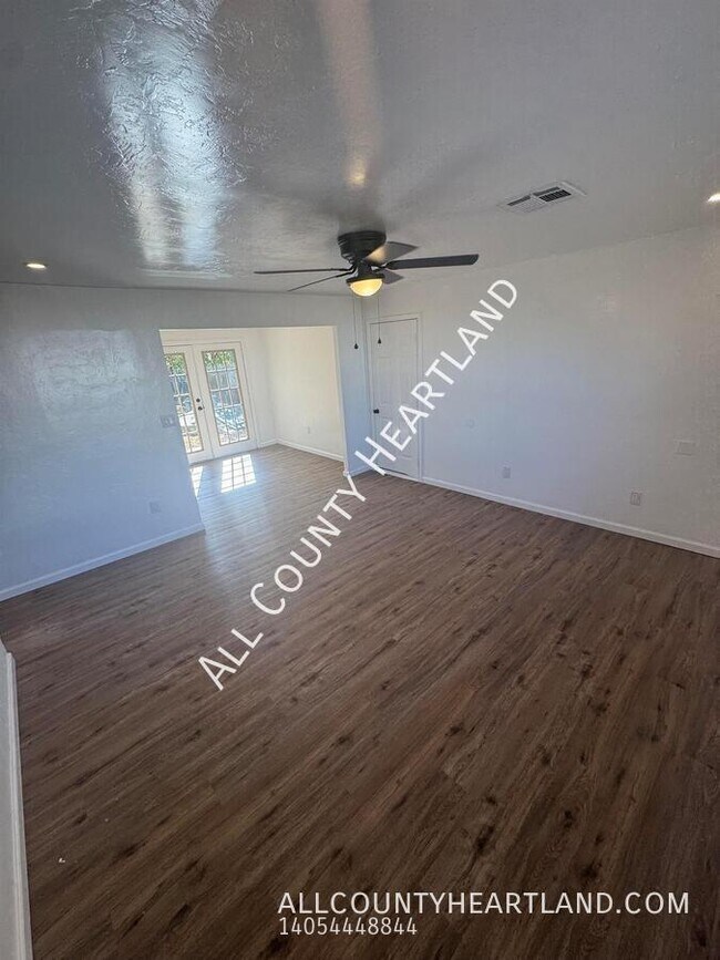 Foto del edificio - 804 NW 23rd St