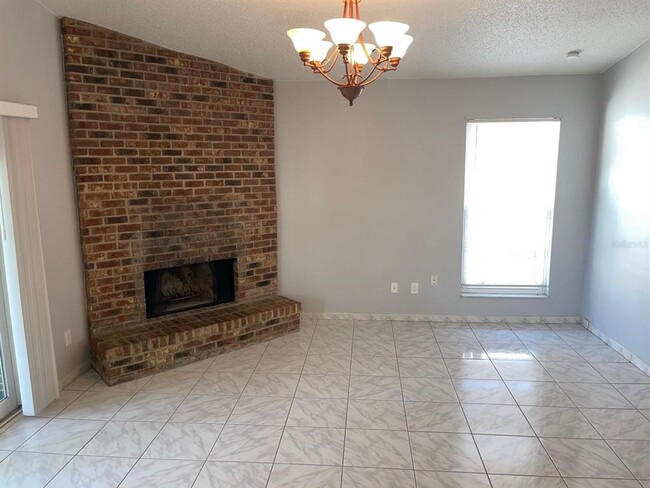 Building Photo - 1392 San Diego Ct