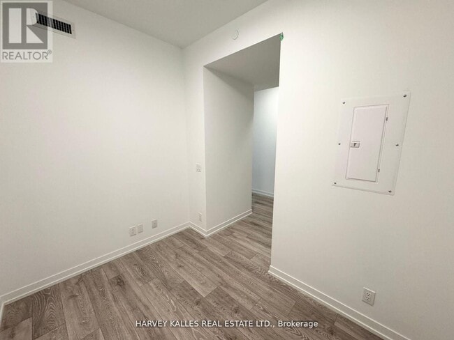 Building Photo - 2020-2020 Bathurst St