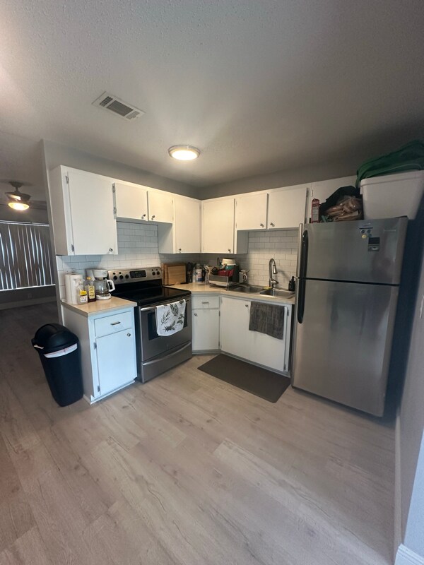 Foto del edificio - 14500 Sussex Dr