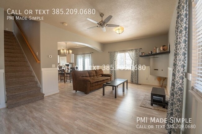 Building Photo - MOVE IN SPECIAL! Spacious 5BR Home in Grea...