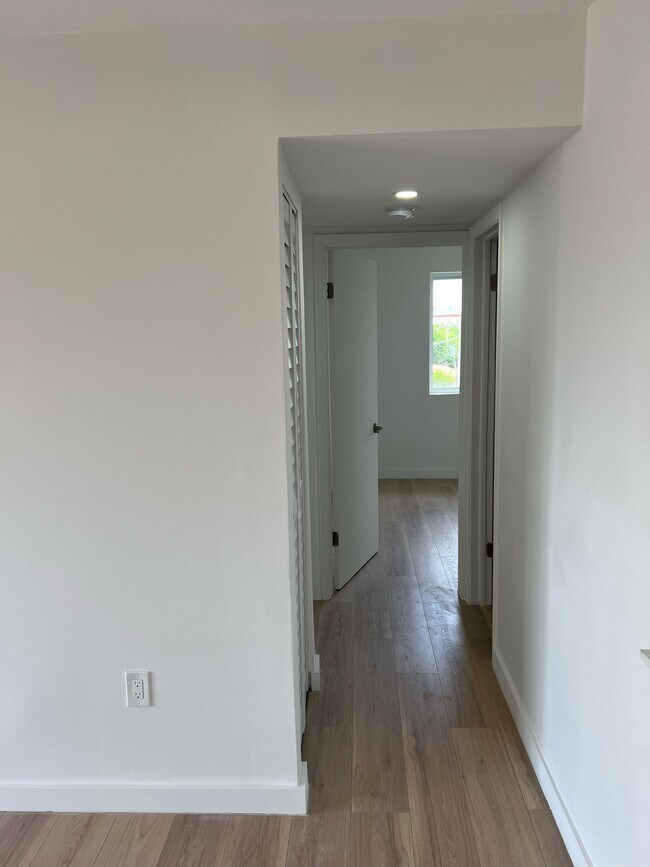 Hallway - 620 SW 10th St