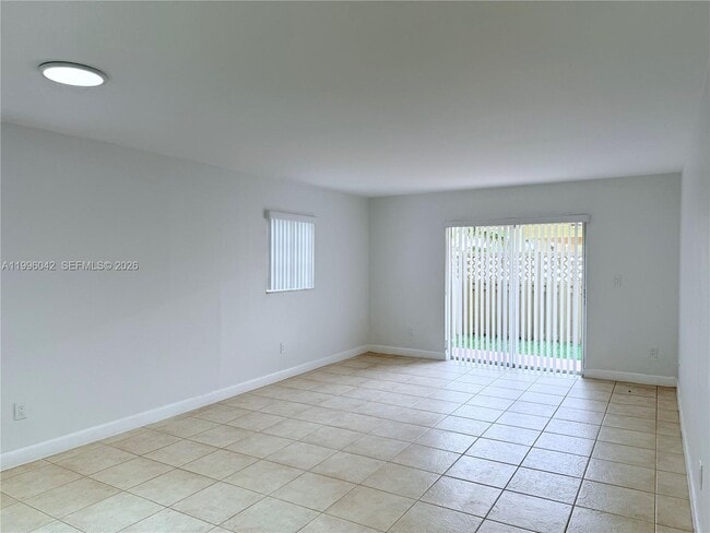 Building Photo - 8550 SW 109th Ave